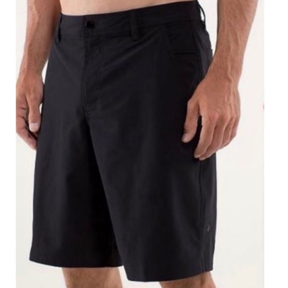 Lululemon men's golf shorts size 30. Fits a little small